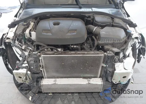 2018 Volvo V60 Cross Country T5 z USA, uszkodzony, nr VIN YV440MWK7J2054707